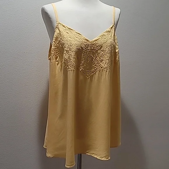 TORRID YELLOW TANK TOP EMBROIDERED EYELET CAMISOLE SLEEVELESS V NECK BLOUSE 1X - Picture 12 of 12